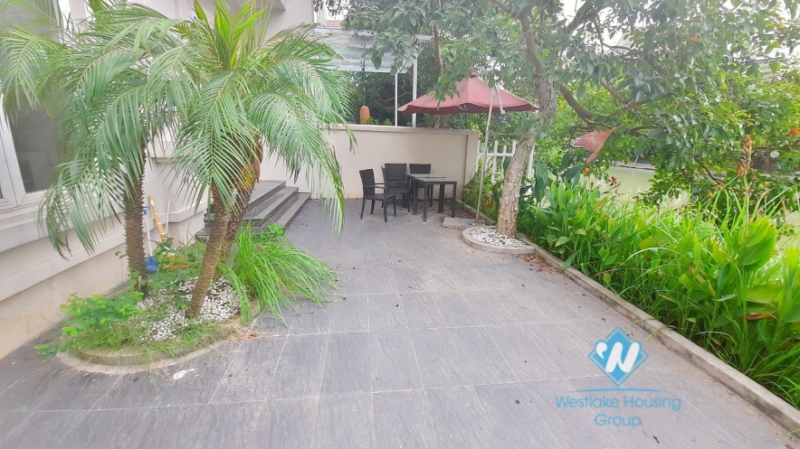 Adjacent four bedroom villas with backyard for rent in Vinhome Riverside Long Bien